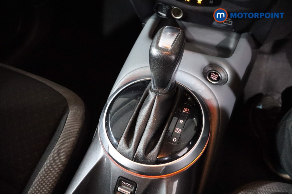 Nissan Juke N-Connecta Automatic Petrol SUV - Stock Number (1588163) - 14th supplementary image