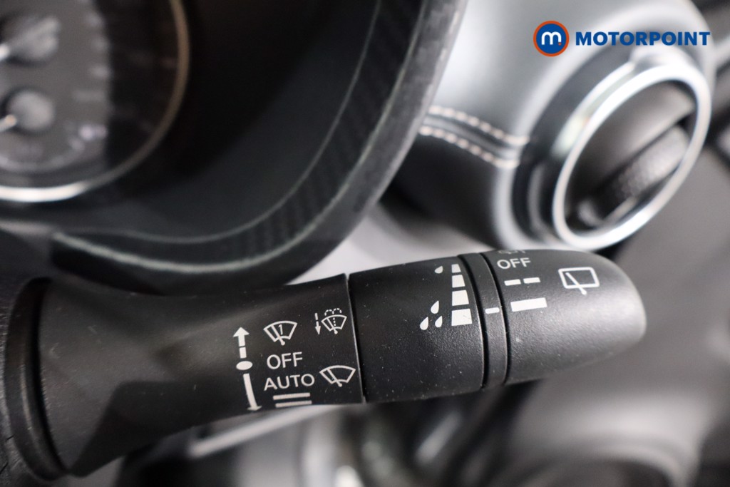 Nissan Juke N-Connecta Automatic Petrol SUV - Stock Number (1588163) - 17th supplementary image