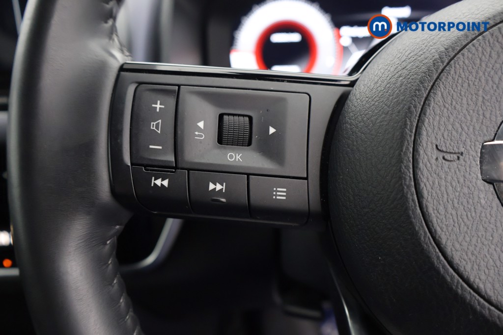 Nissan Qashqai Tekna Manual Petrol SUV - Stock Number (1588360) - 2nd supplementary image