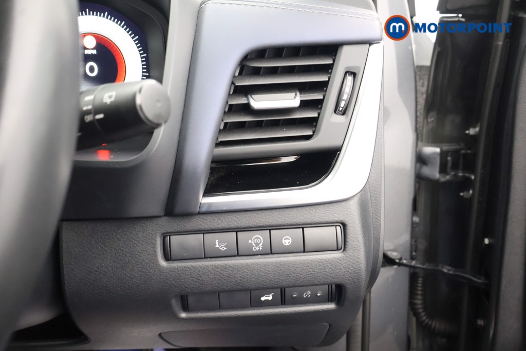 Nissan Qashqai Tekna Manual Petrol SUV - Stock Number (1588360) - 7th supplementary image