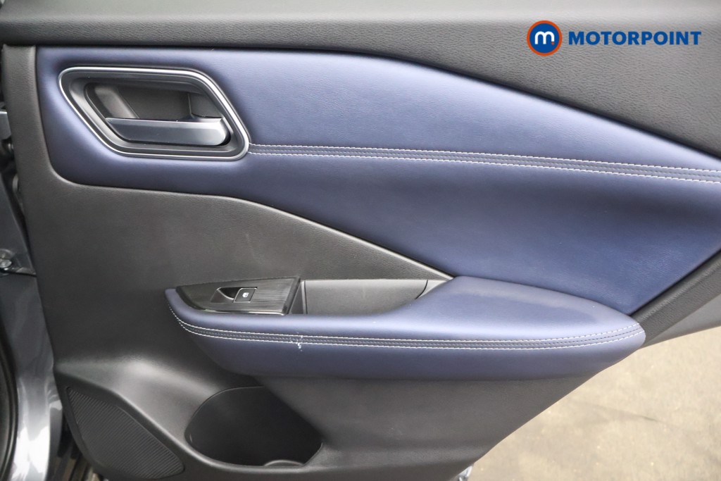 Nissan Qashqai Tekna Manual Petrol SUV - Stock Number (1588360) - 21st supplementary image