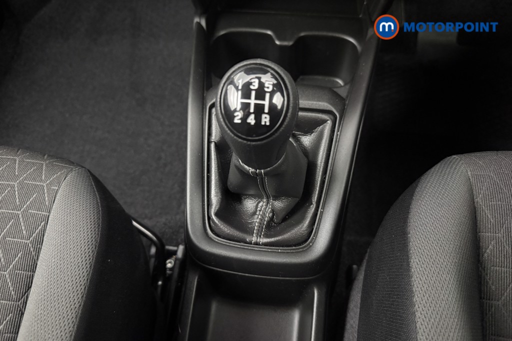 Suzuki Swift Motion Manual Petrol Hatchback - Stock Number (1588613) - 7th supplementary image