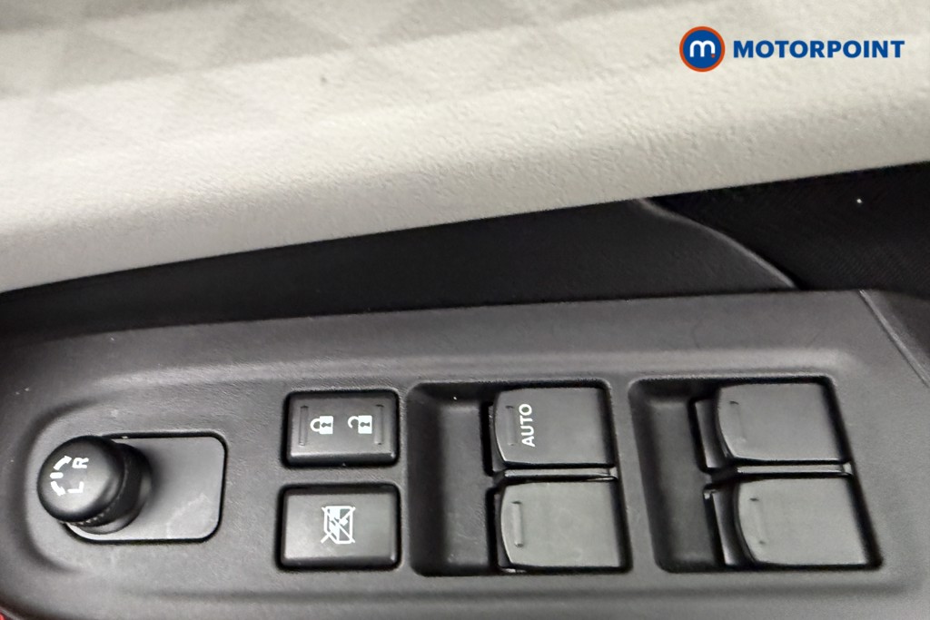 Suzuki Swift Motion Manual Petrol Hatchback - Stock Number (1588613) - 19th supplementary image