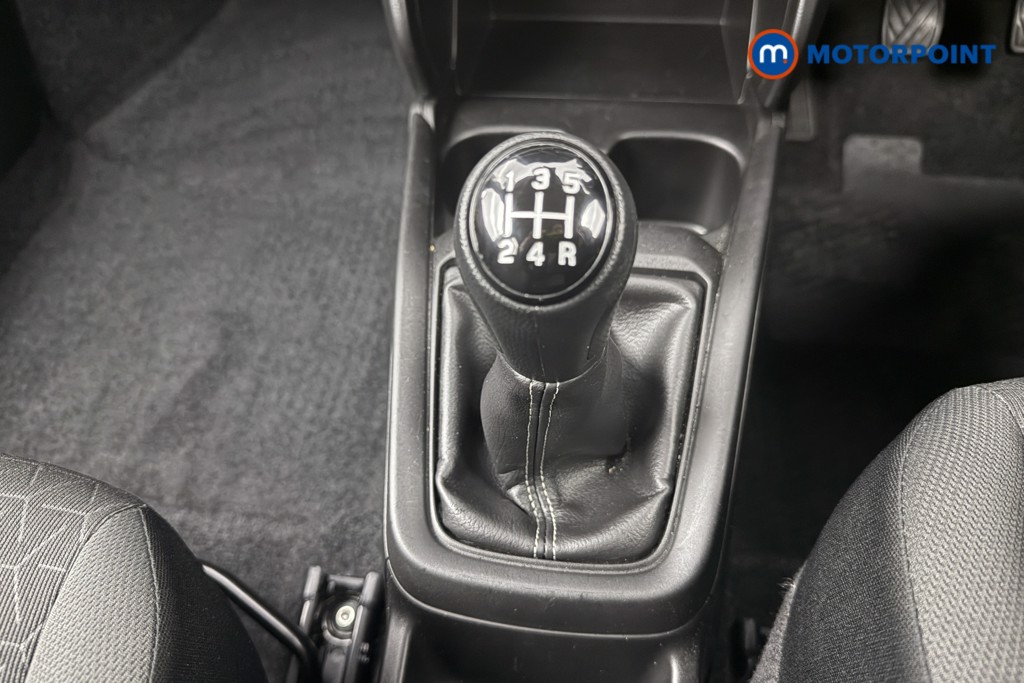 Suzuki Swift Motion Manual Petrol Hatchback - Stock Number (1588639) - 7th supplementary image