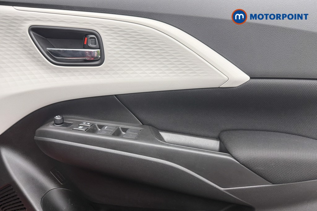 Suzuki Swift Motion Manual Petrol Hatchback - Stock Number (1588639) - 18th supplementary image