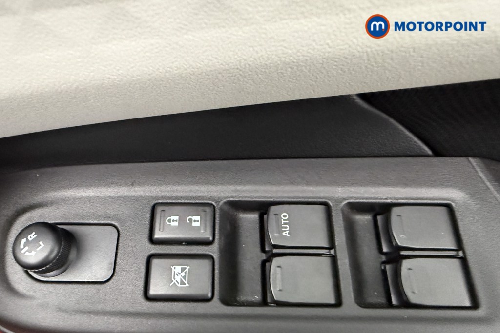 Suzuki Swift Motion Manual Petrol Hatchback - Stock Number (1588639) - 19th supplementary image