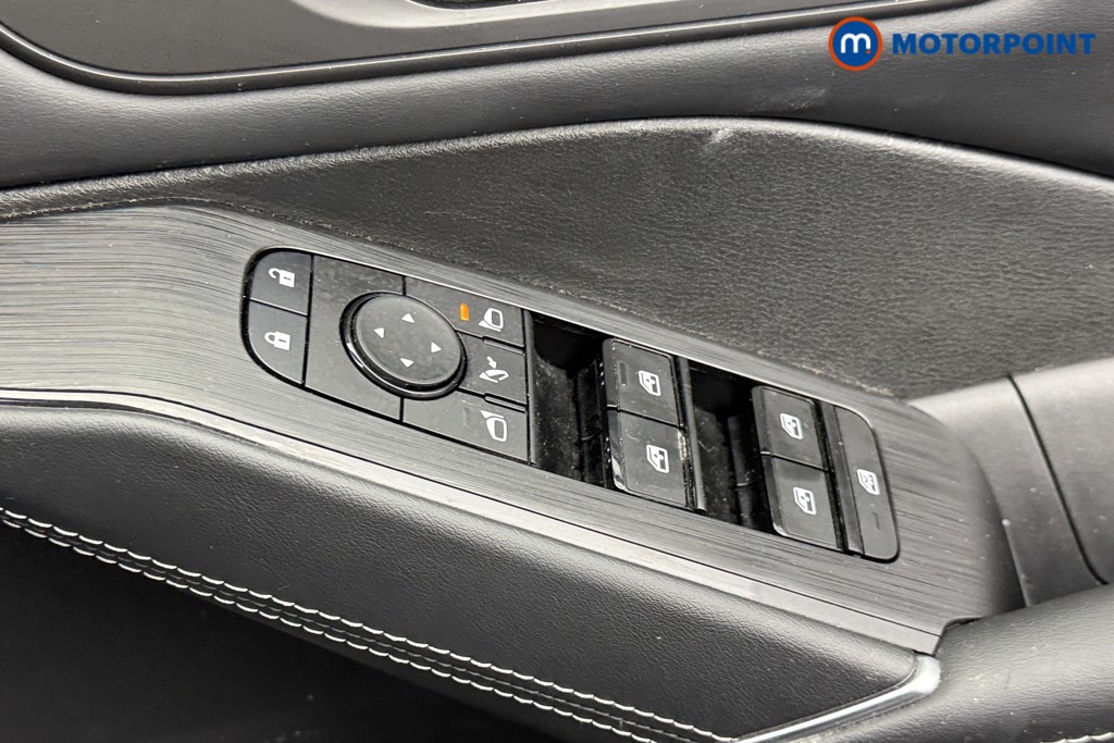 Nissan Qashqai N-Connecta Automatic Petrol SUV - Stock Number (1588907) - 14th supplementary image