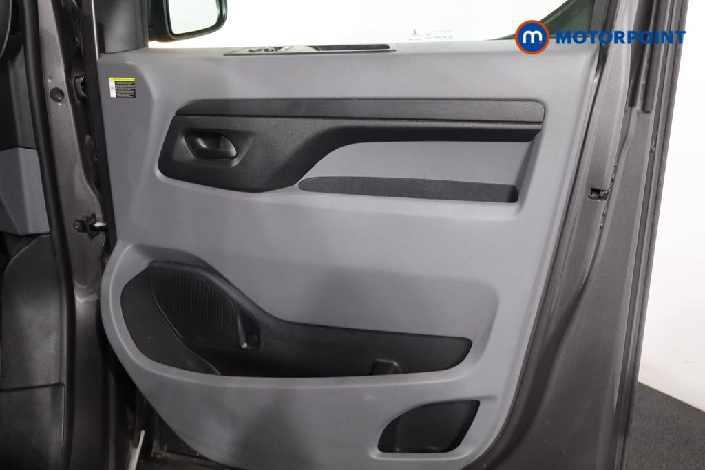 Vauxhall Vivaro Elite Automatic Electric Panel Van - Stock Number (1588929) - 2nd supplementary image