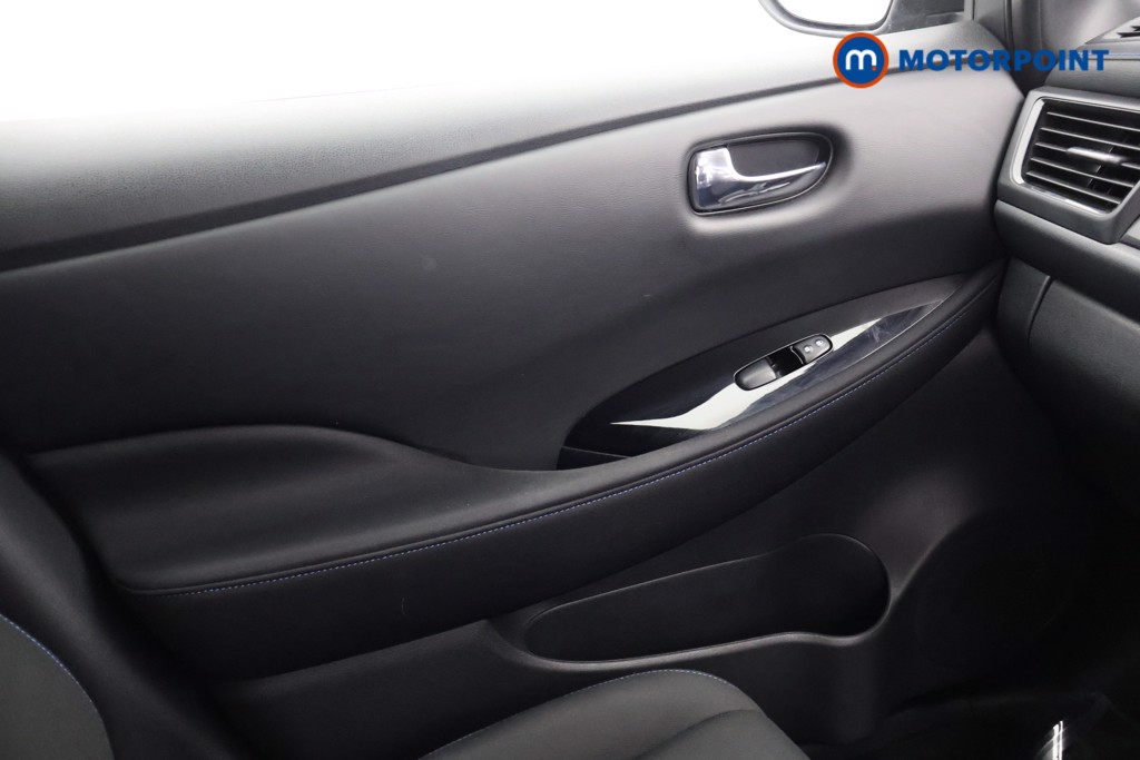 Nissan Leaf N-Connecta Automatic Electric Hatchback - Stock Number (1589314) - 12th supplementary image