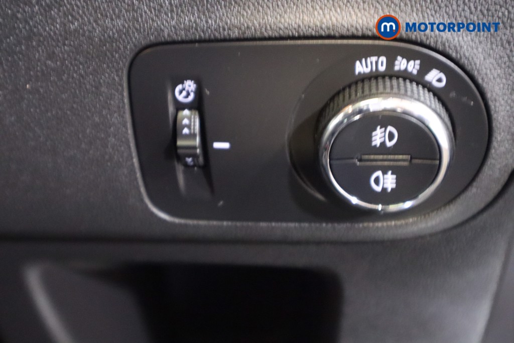 Vauxhall Crossland Ultimate Manual Diesel SUV - Stock Number (1589440) - 16th supplementary image