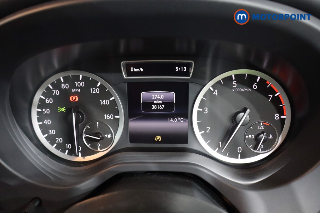 Infiniti Q30 Premium Manual Petrol Hatchback - Stock Number (1589915) - 2nd supplementary image