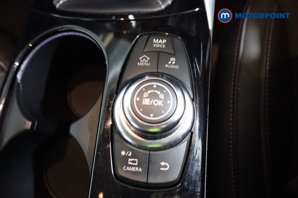 Infiniti Q30 Premium Manual Petrol Hatchback - Stock Number (1589915) - 14th supplementary image