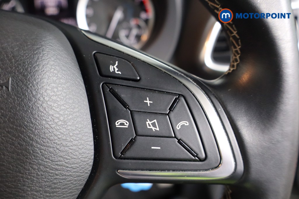 Infiniti Q30 Premium Manual Petrol Hatchback - Stock Number (1589915) - 16th supplementary image