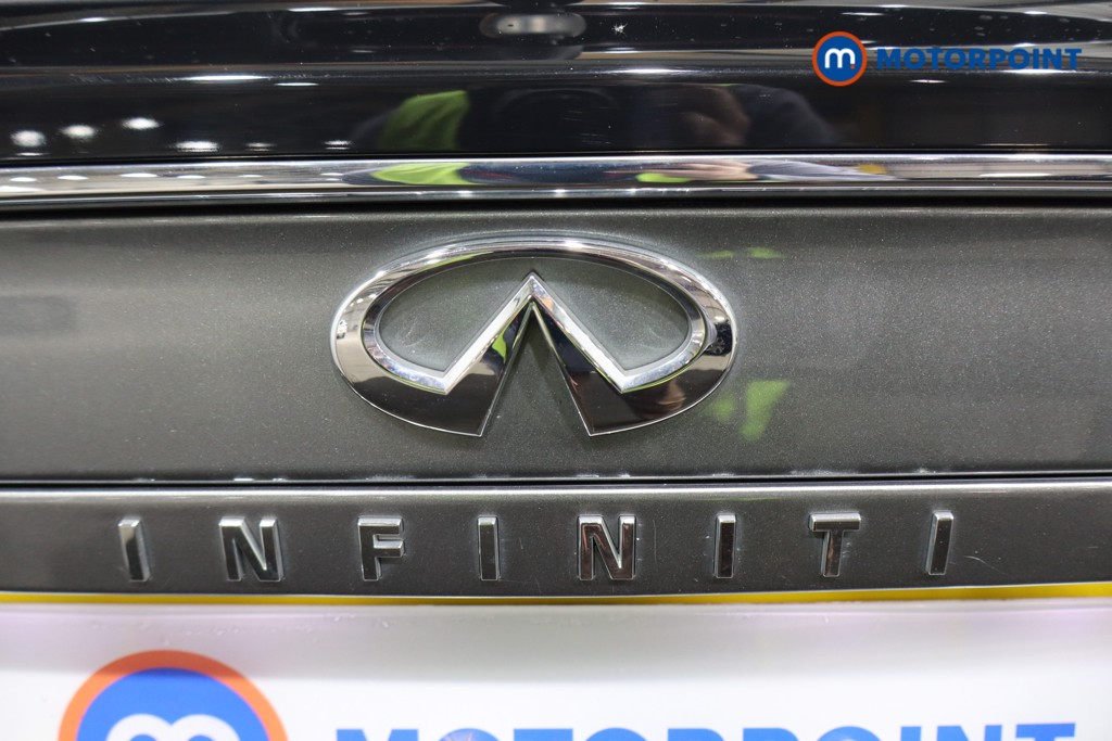 Infiniti Q30 Premium Manual Petrol Hatchback - Stock Number (1589915) - 35th supplementary image