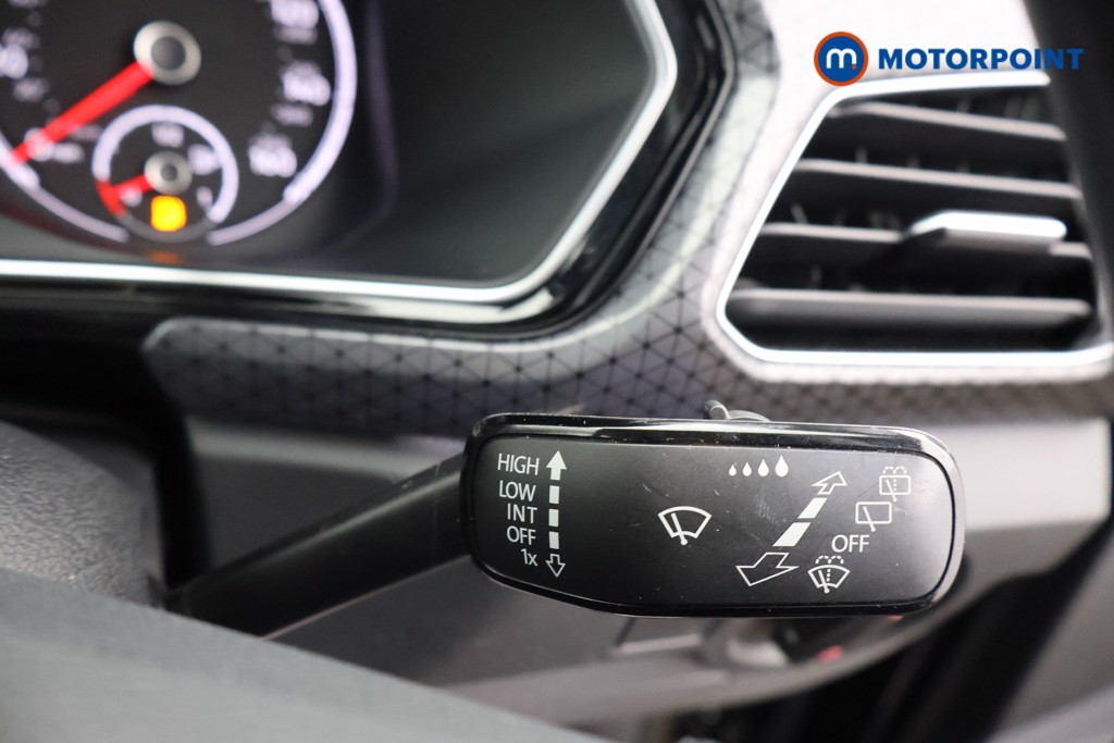 Volkswagen T-Cross SEL Manual Petrol SUV - Stock Number (1590153) - 6th supplementary image