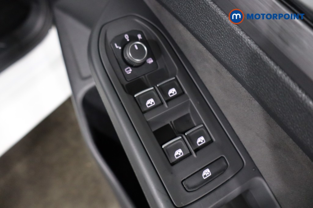 Volkswagen Golf Style Manual Petrol Hatchback - Stock Number (1591368) - 20th supplementary image