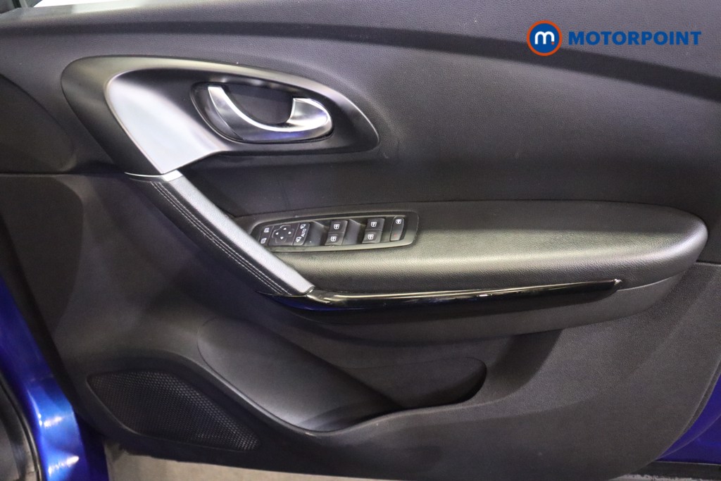 Renault Kadjar Iconic Manual Petrol SUV - Stock Number (1591444) - 13th supplementary image