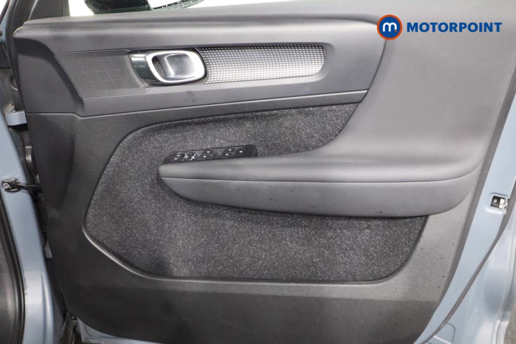 Volvo Xc40 R Design Manual Petrol SUV - Stock Number (1591768) - 2nd supplementary image