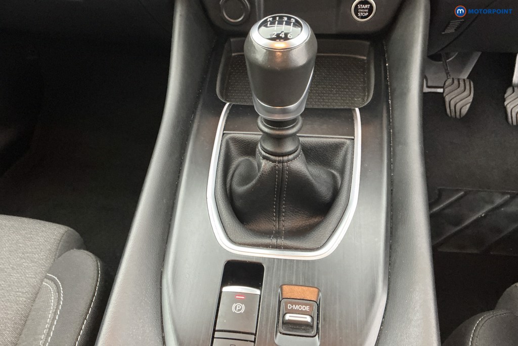 Nissan Qashqai N-Connecta Manual Petrol SUV - Stock Number (1566411) - 14th supplementary image