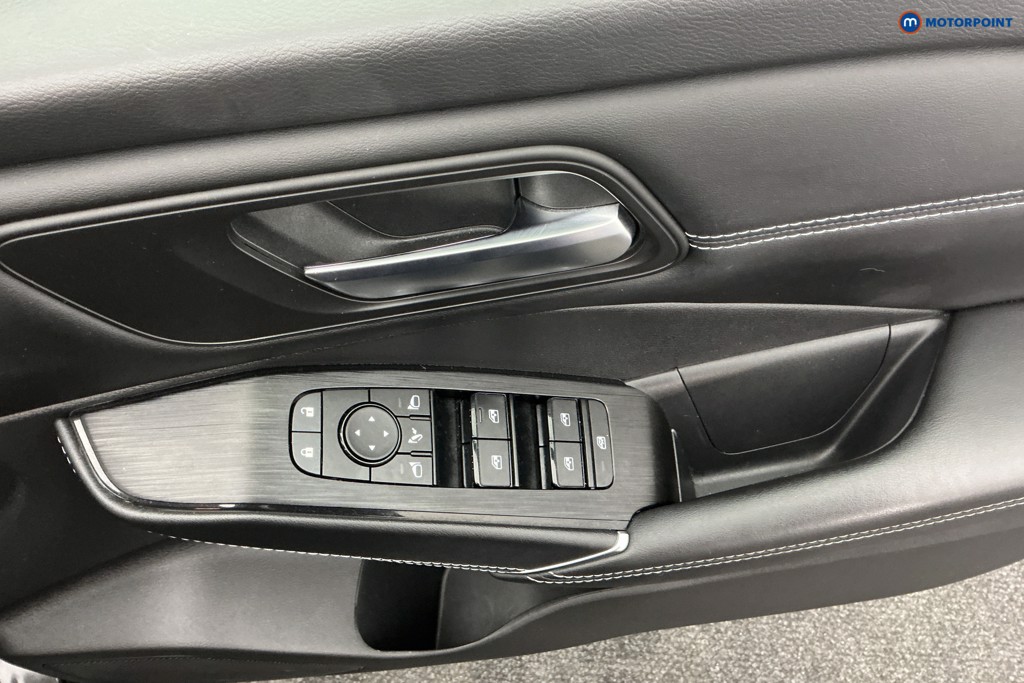 Nissan Qashqai N-Connecta Manual Petrol SUV - Stock Number (1566411) - 21st supplementary image