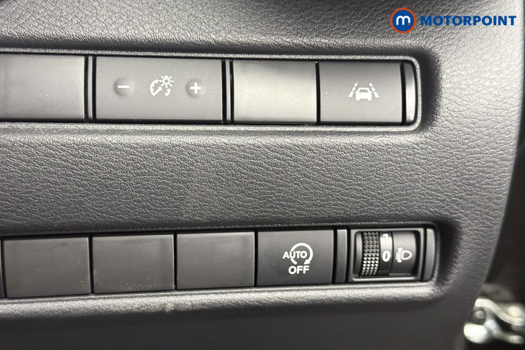 Nissan Juke N-Connecta Automatic Petrol SUV - Stock Number (1569839) - 15th supplementary image