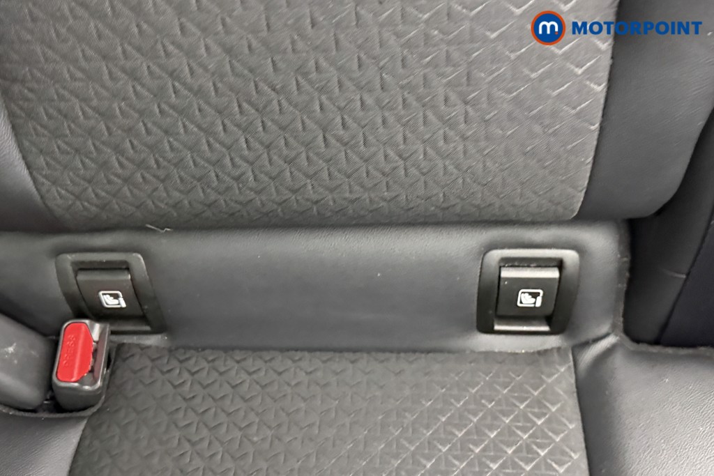 Nissan Juke N-Connecta Automatic Petrol SUV - Stock Number (1569839) - 24th supplementary image