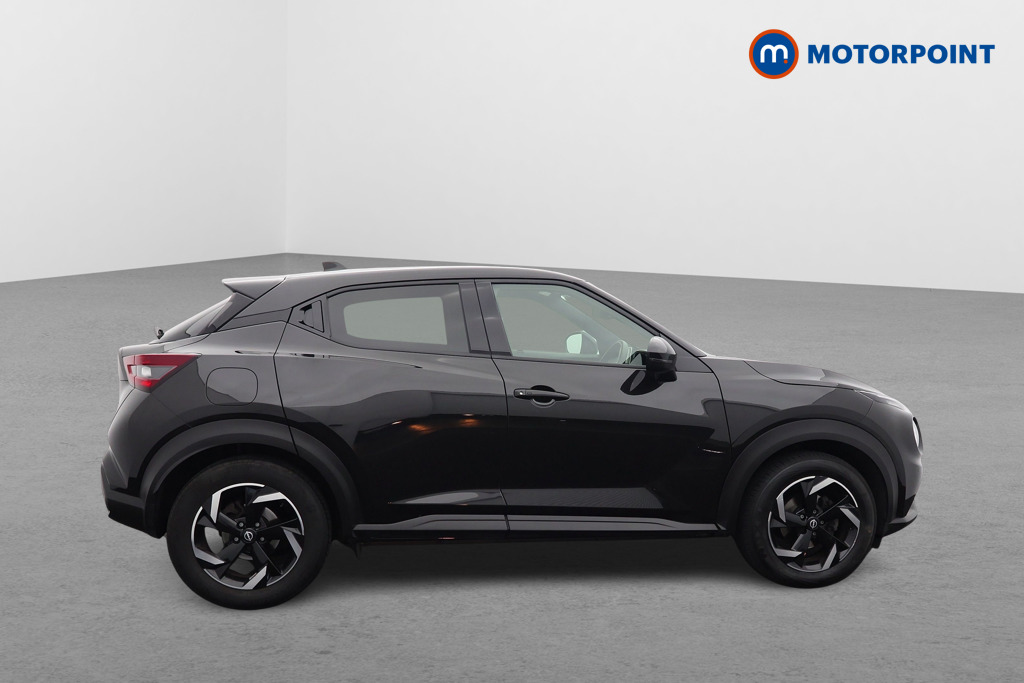Nissan Juke N-Connecta Automatic Petrol SUV - Stock Number (1569839) - Drivers side front corner