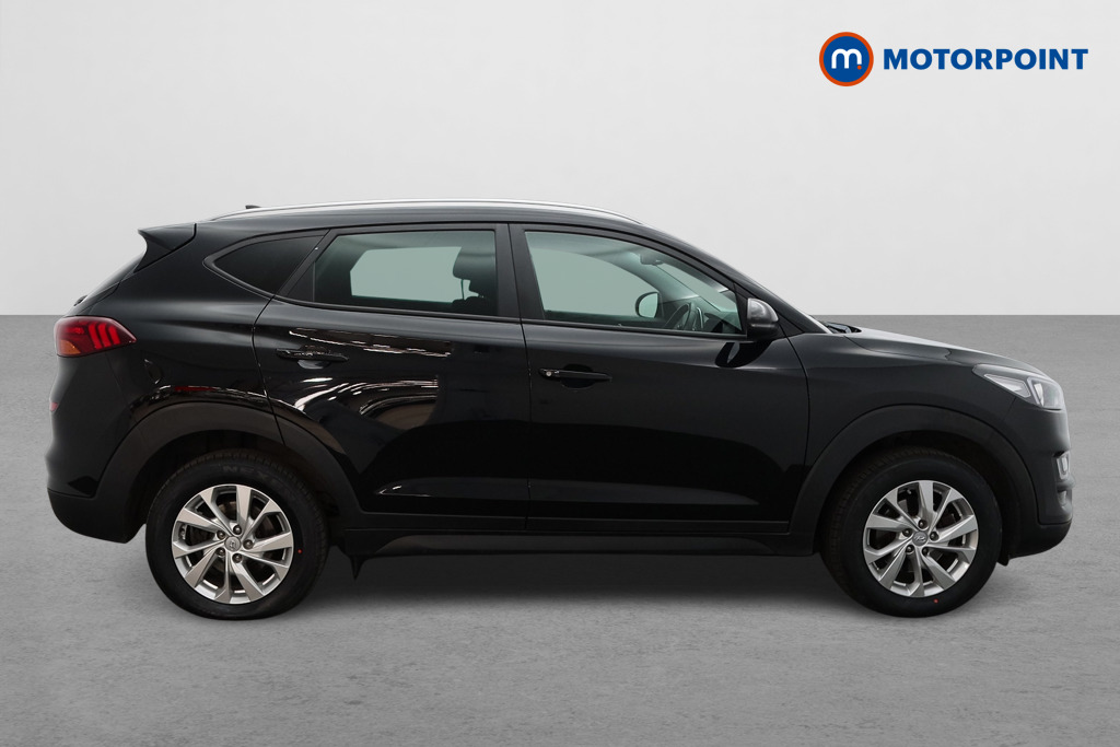 Hyundai Tucson Se Nav Manual Petrol SUV - Stock Number (1571183) - Drivers side