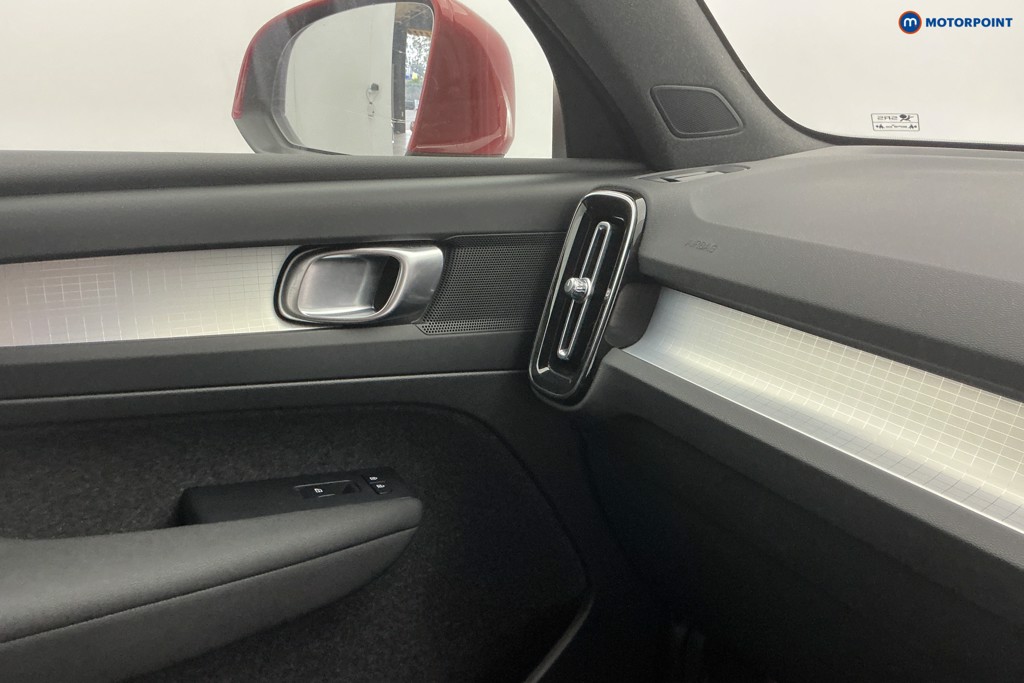 Volvo Xc40 Core Automatic Petrol Plug-In Hybrid SUV - Stock Number (1576481) - 16th supplementary image