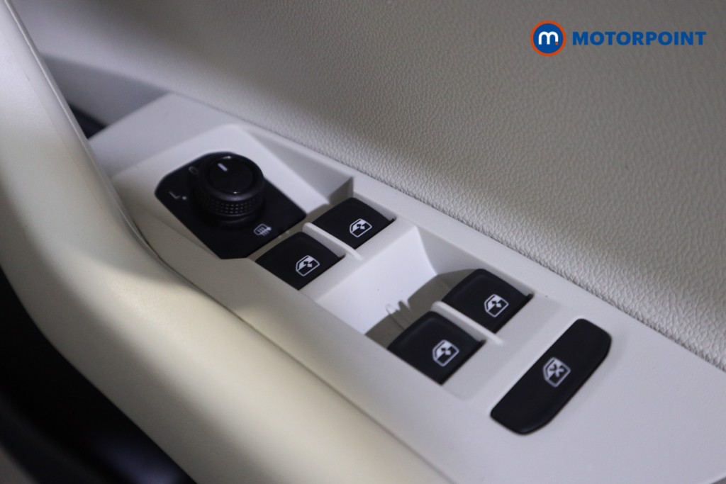 Volkswagen Polo Beats Manual Petrol Hatchback - Stock Number (1583950) - 13th supplementary image