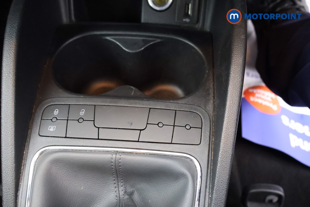 Seat Ibiza Vista Manual Petrol Hatchback - Stock Number (1584737) - 9th supplementary image