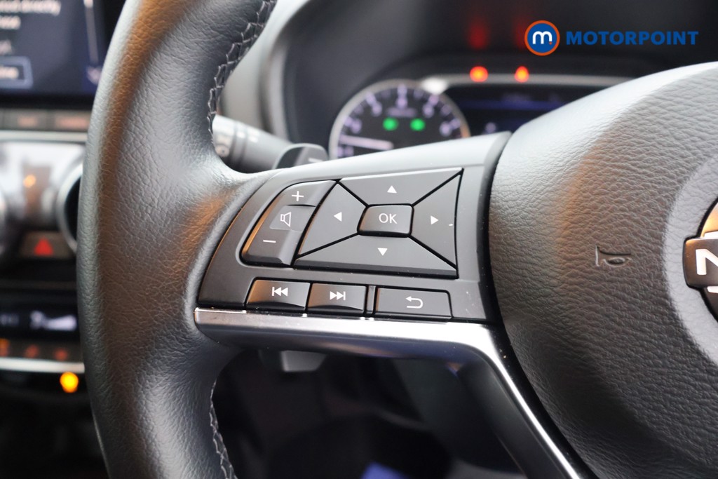 Nissan Juke N-Connecta Automatic Petrol SUV - Stock Number (1585805) - 2nd supplementary image