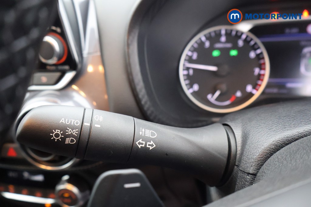 Nissan Juke N-Connecta Automatic Petrol SUV - Stock Number (1585805) - 5th supplementary image