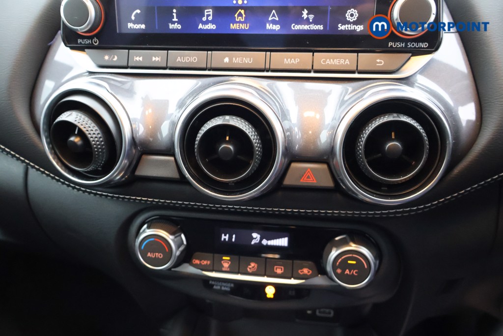 Nissan Juke N-Connecta Automatic Petrol SUV - Stock Number (1585805) - 8th supplementary image
