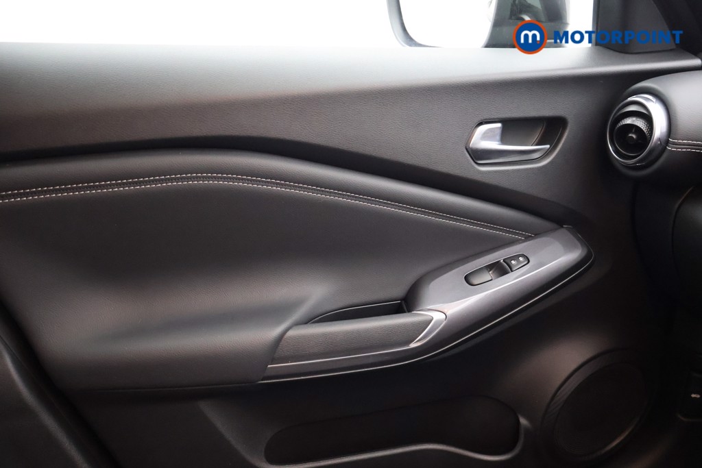 Nissan Juke N-Connecta Automatic Petrol SUV - Stock Number (1585805) - 13th supplementary image