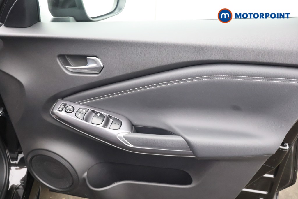 Nissan Juke N-Connecta Automatic Petrol SUV - Stock Number (1585805) - 14th supplementary image