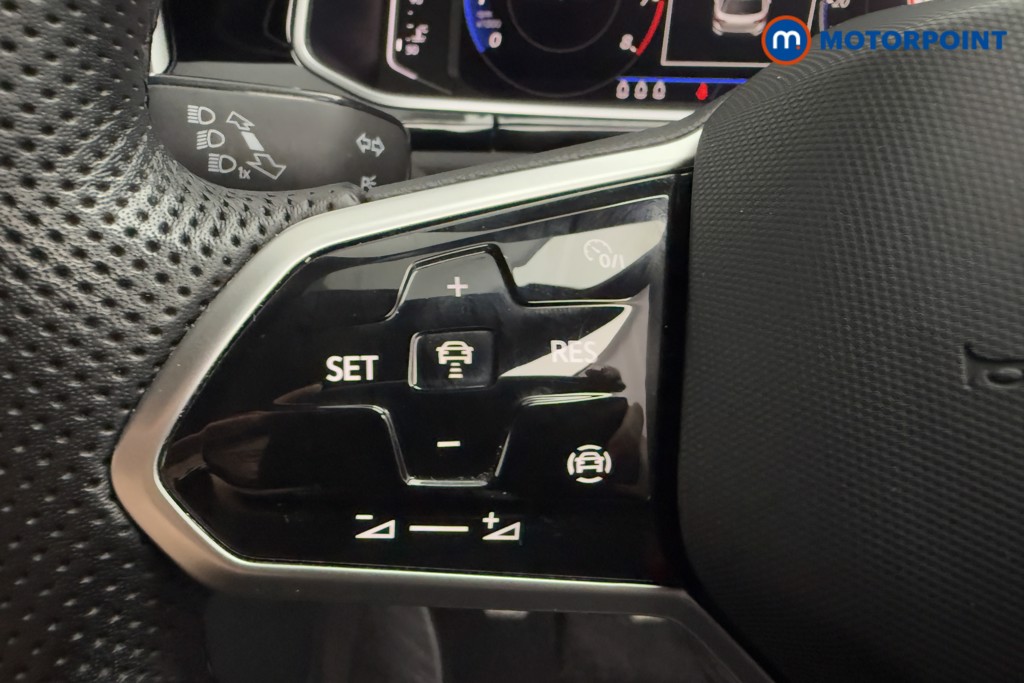 Volkswagen T-Roc R-Line Manual Petrol SUV - Stock Number (1586273) - 4th supplementary image