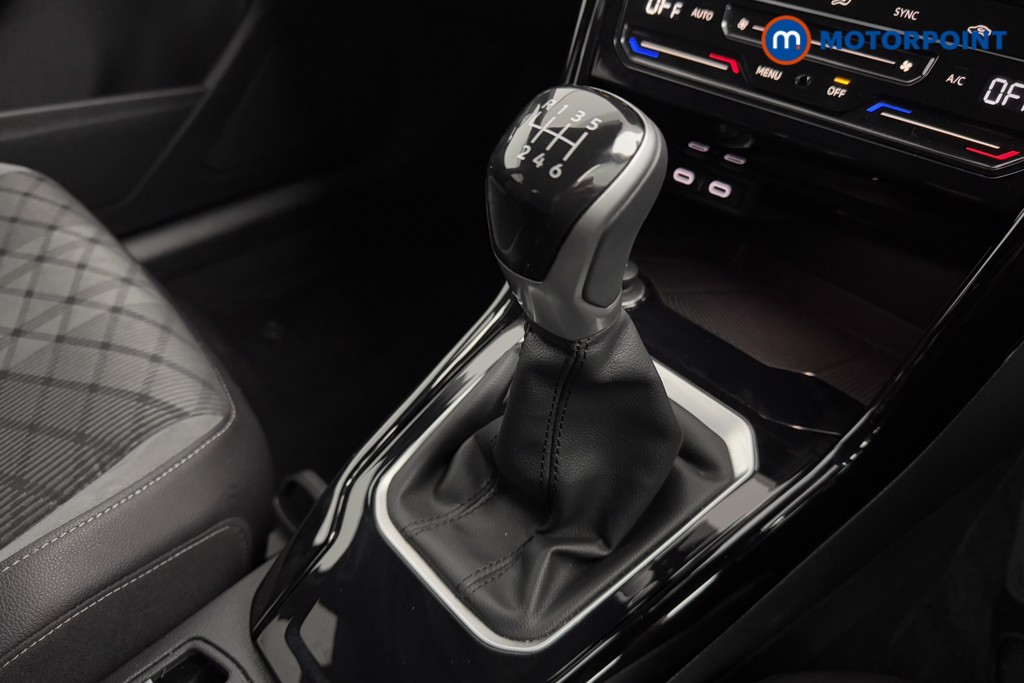 Volkswagen T-Roc R-Line Manual Petrol SUV - Stock Number (1586273) - 14th supplementary image