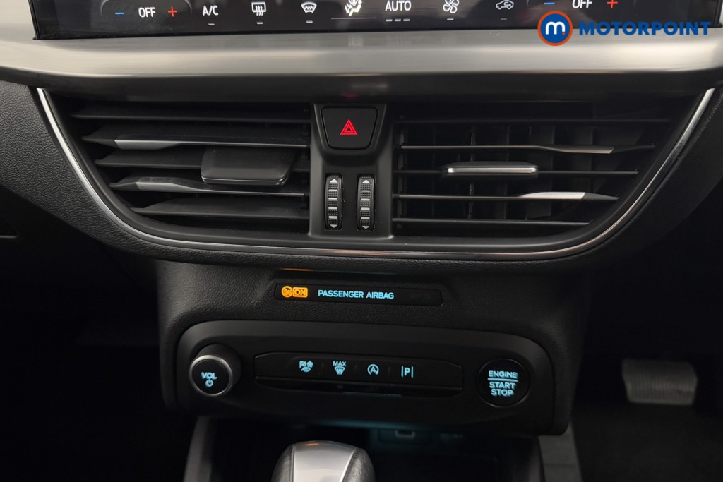 Ford Focus Titanium Automatic Petrol Hatchback - Stock Number (1586355) - 12th supplementary image