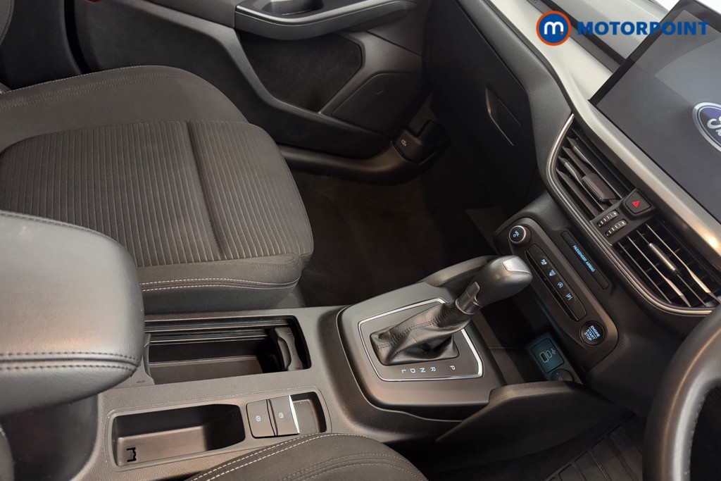 Ford Focus Titanium Automatic Petrol Hatchback - Stock Number (1586355) - 15th supplementary image