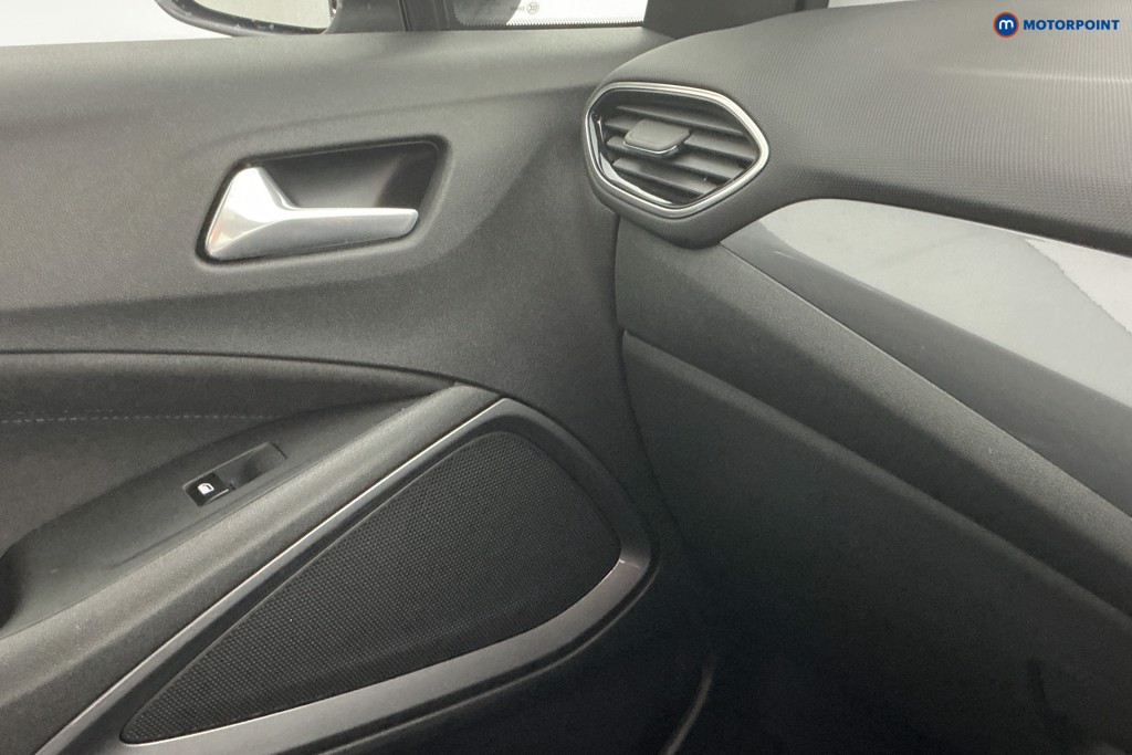 Vauxhall Crossland Ultimate Automatic Diesel SUV - Stock Number (1586462) - 16th supplementary image