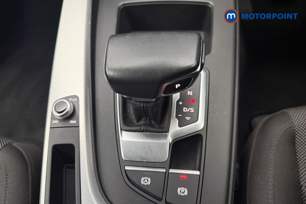 Audi A4 Technik Automatic Petrol Estate - Stock Number (1586851) - 7th supplementary image