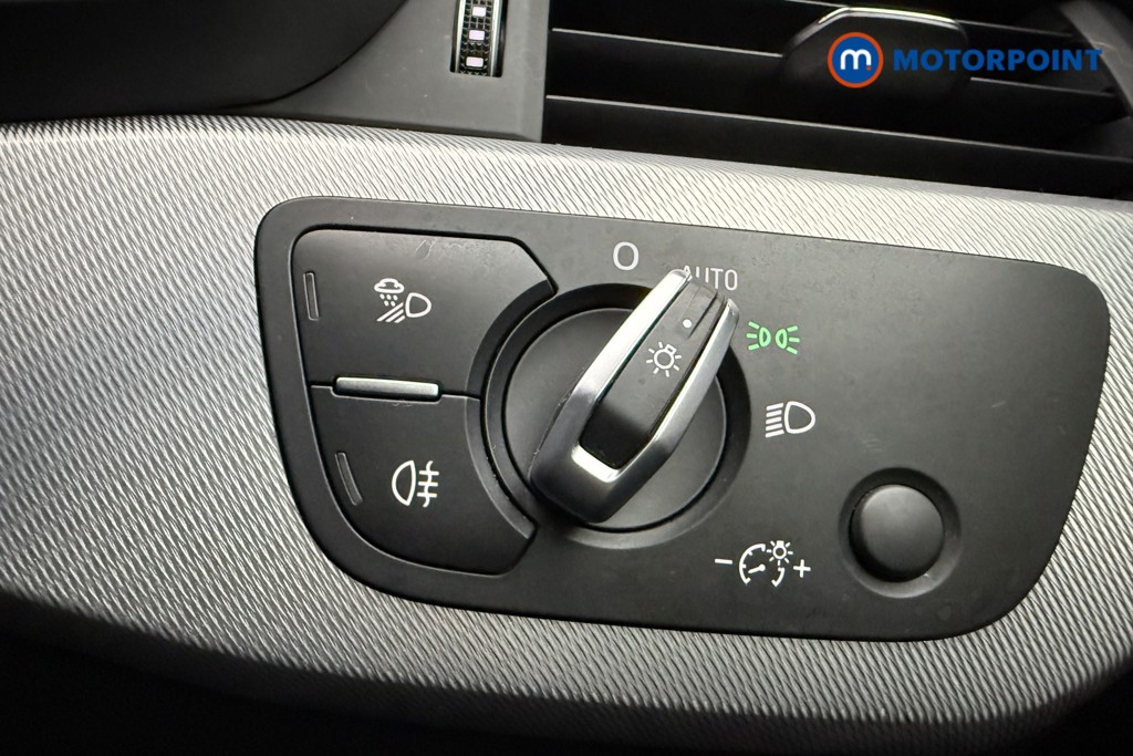 Audi A4 Technik Automatic Petrol Estate - Stock Number (1586851) - 17th supplementary image