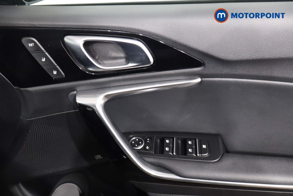 KIA Ceed First Edition Automatic Petrol Hatchback - Stock Number (1587776) - 22nd supplementary image