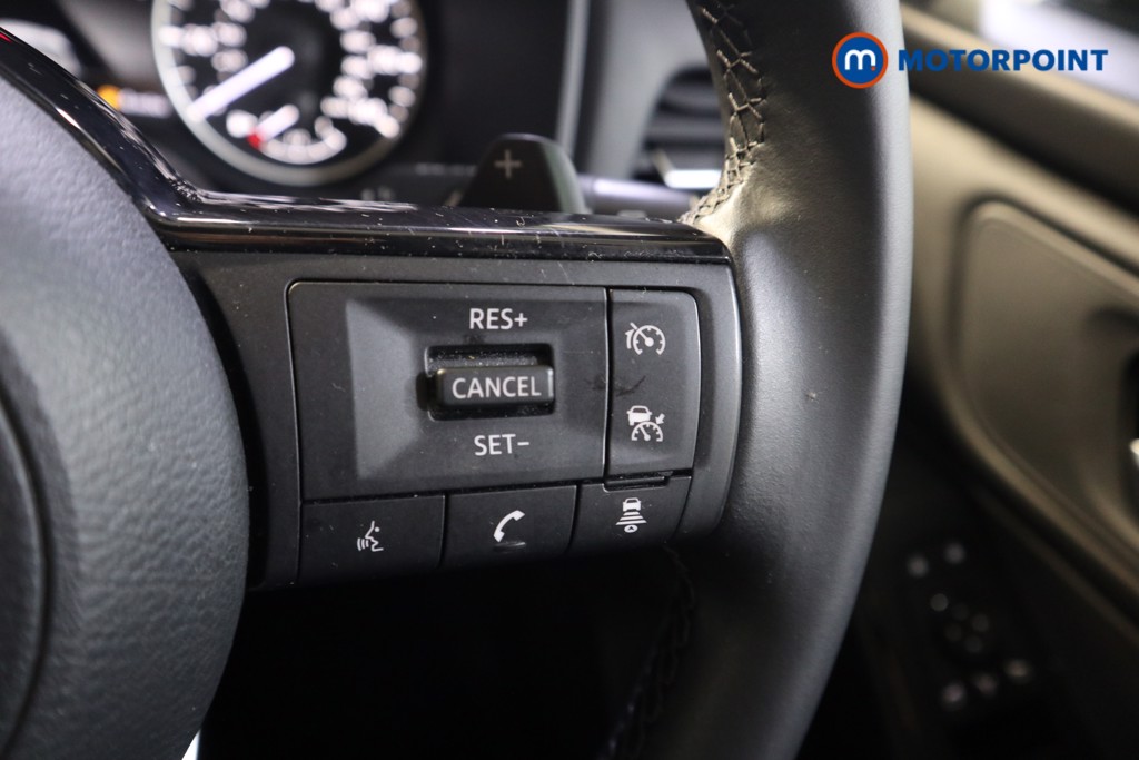 Nissan Qashqai Acenta Premium Automatic Petrol SUV - Stock Number (1588146) - 4th supplementary image