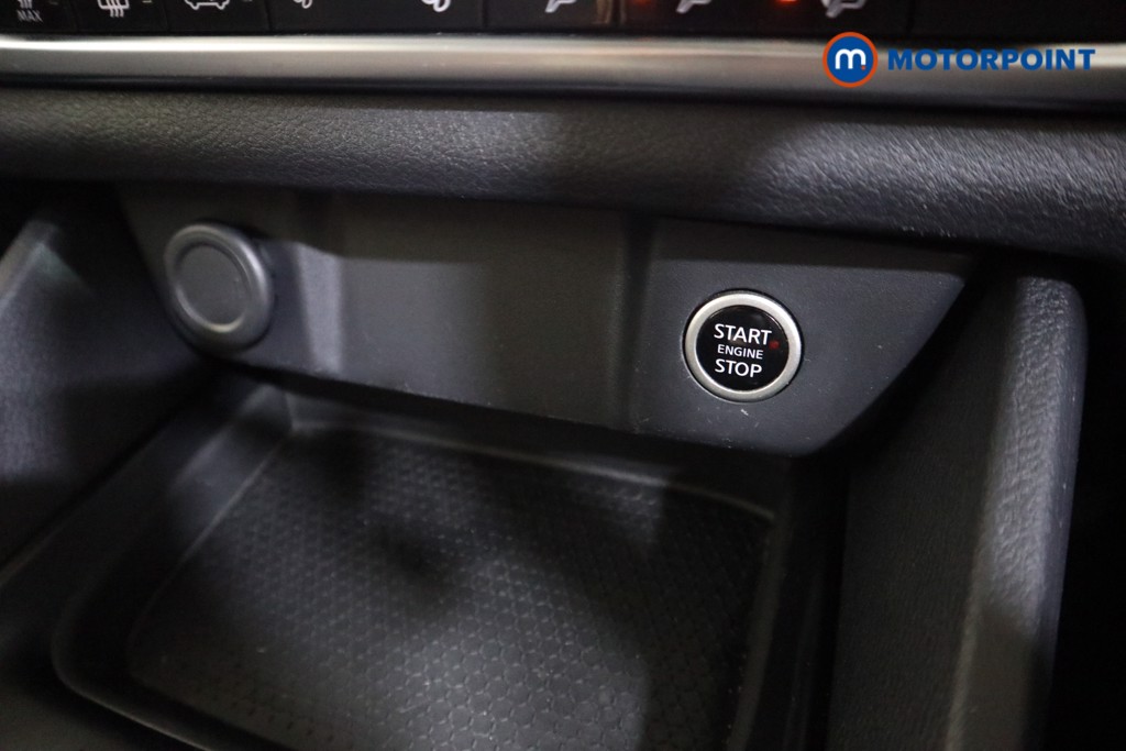 Nissan Qashqai Acenta Premium Automatic Petrol SUV - Stock Number (1588146) - 8th supplementary image