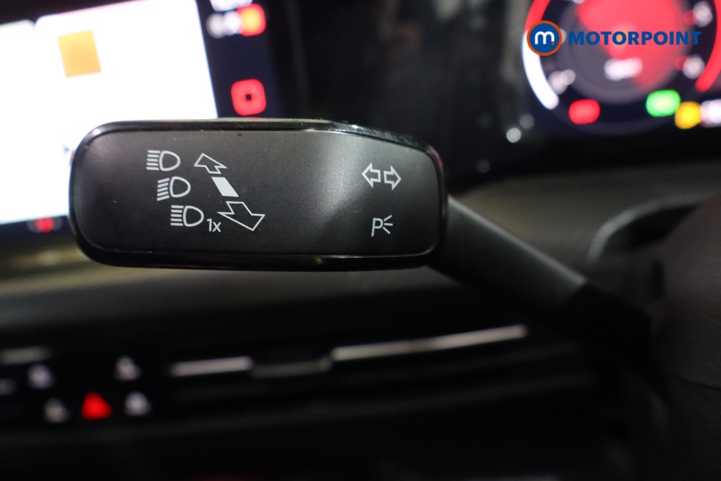 Volkswagen Golf R-Line Automatic Diesel Hatchback - Stock Number (1588530) - 16th supplementary image
