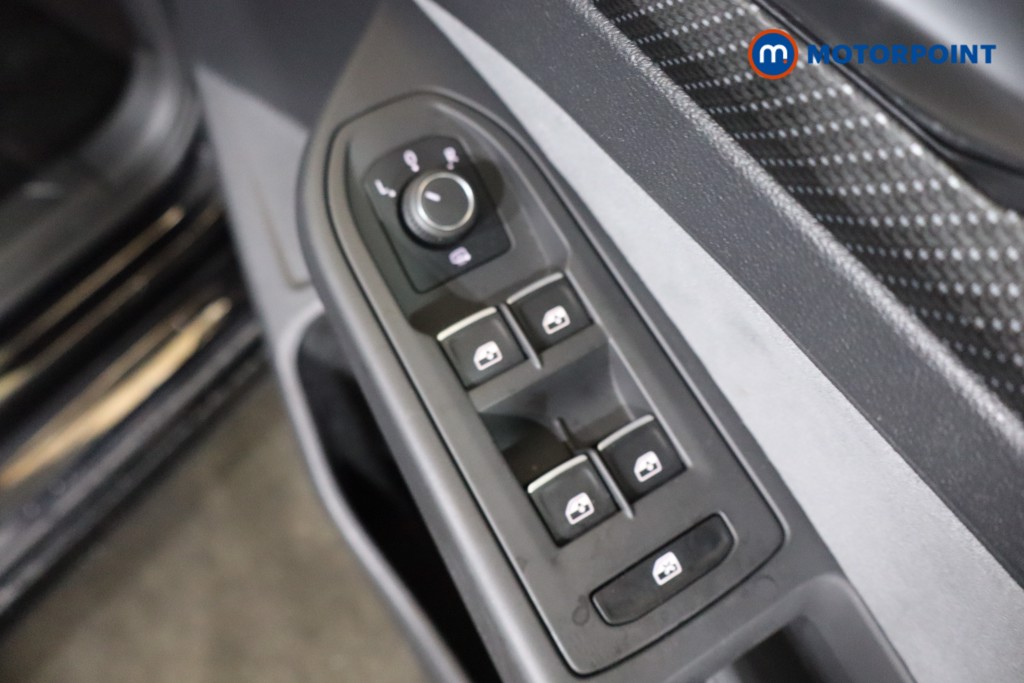 Volkswagen Golf R-Line Automatic Diesel Hatchback - Stock Number (1588530) - 18th supplementary image