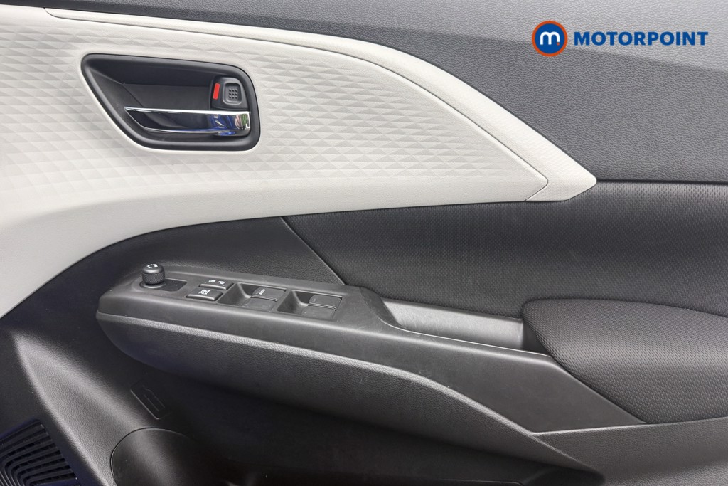 Suzuki Swift Motion Manual Petrol Hatchback - Stock Number (1588640) - 18th supplementary image