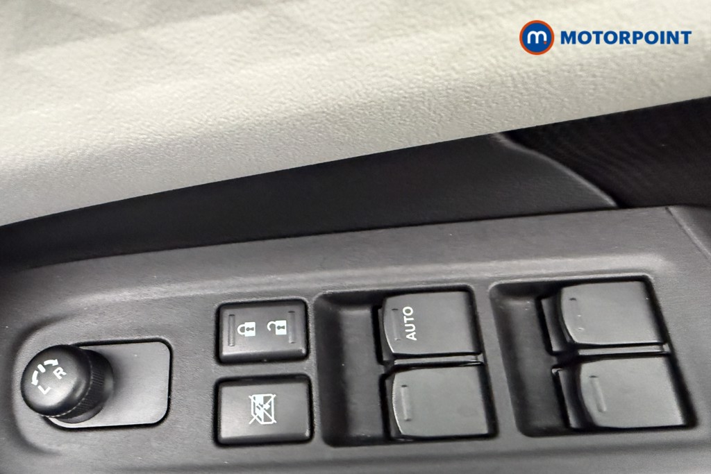 Suzuki Swift Motion Manual Petrol Hatchback - Stock Number (1588640) - 19th supplementary image